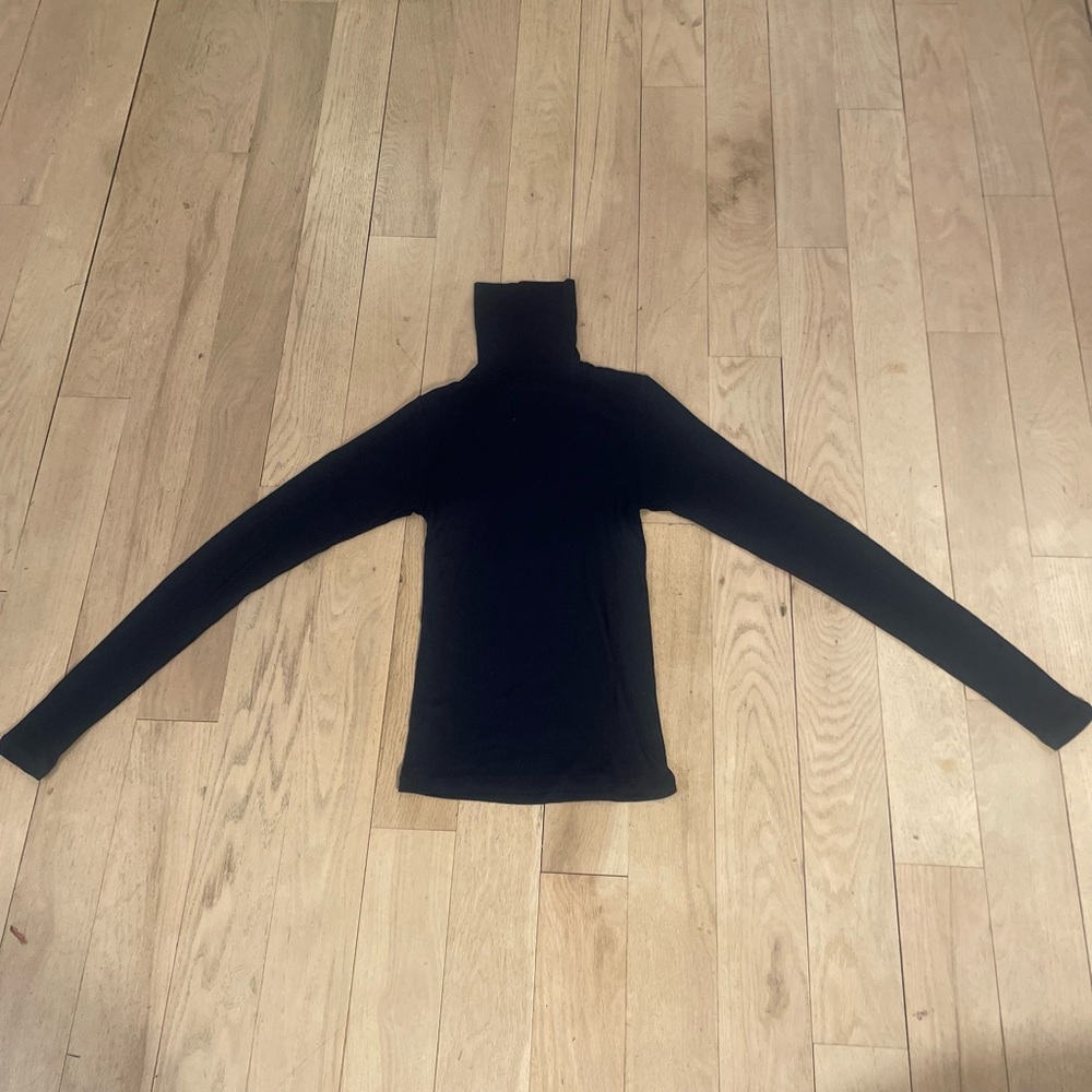 Soldout NYC Turtleneck